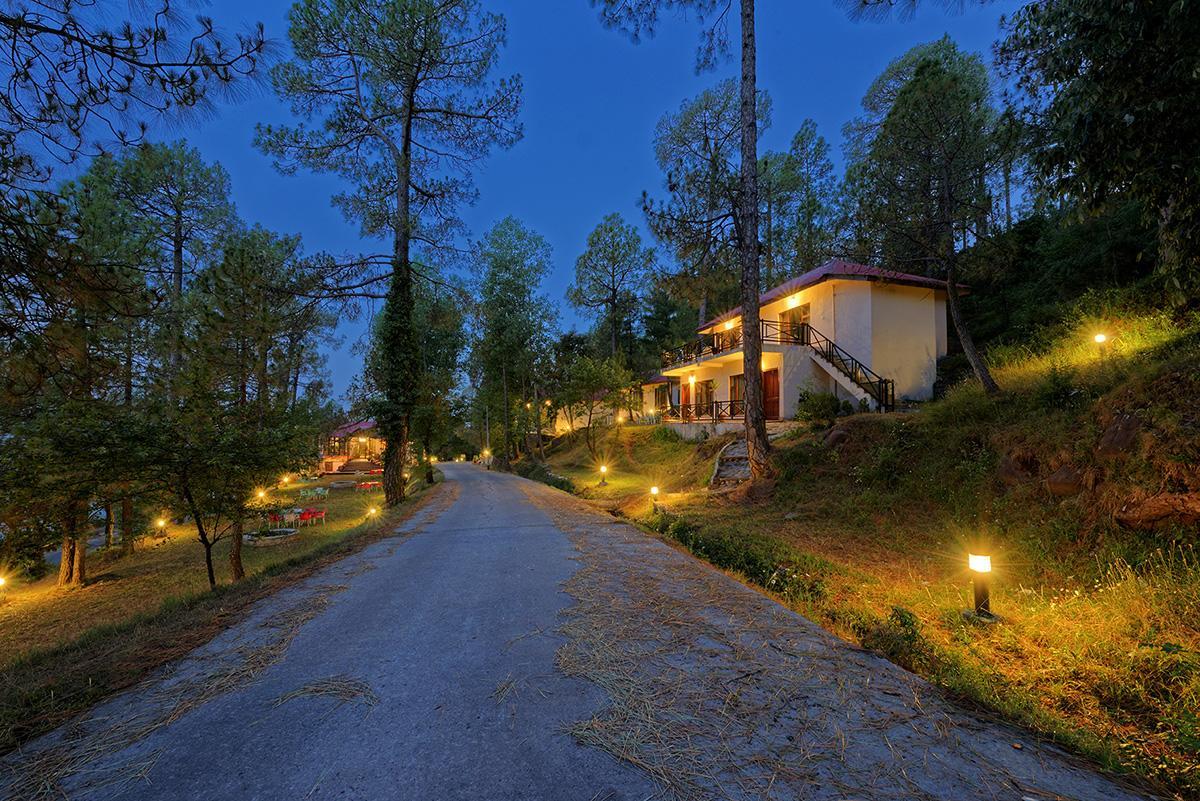 Arcadian Blue Pines Hotel Murree Eksteriør billede