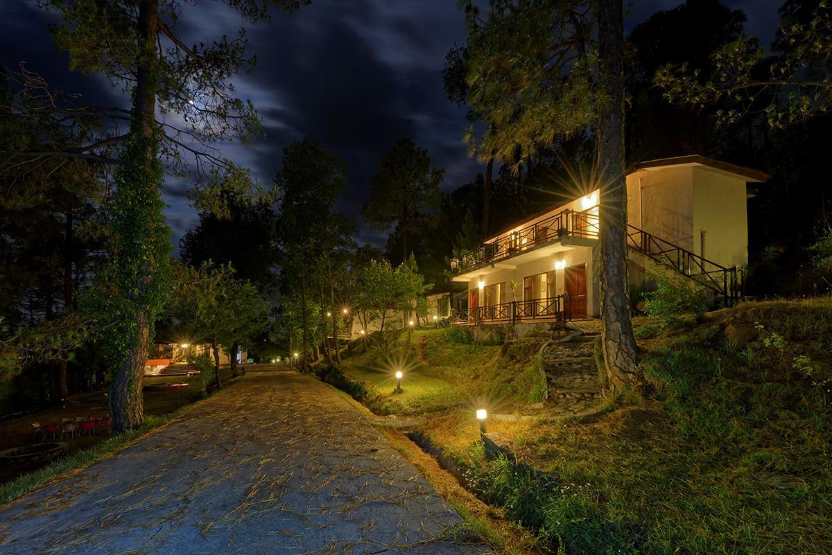 Arcadian Blue Pines Hotel Murree Eksteriør billede